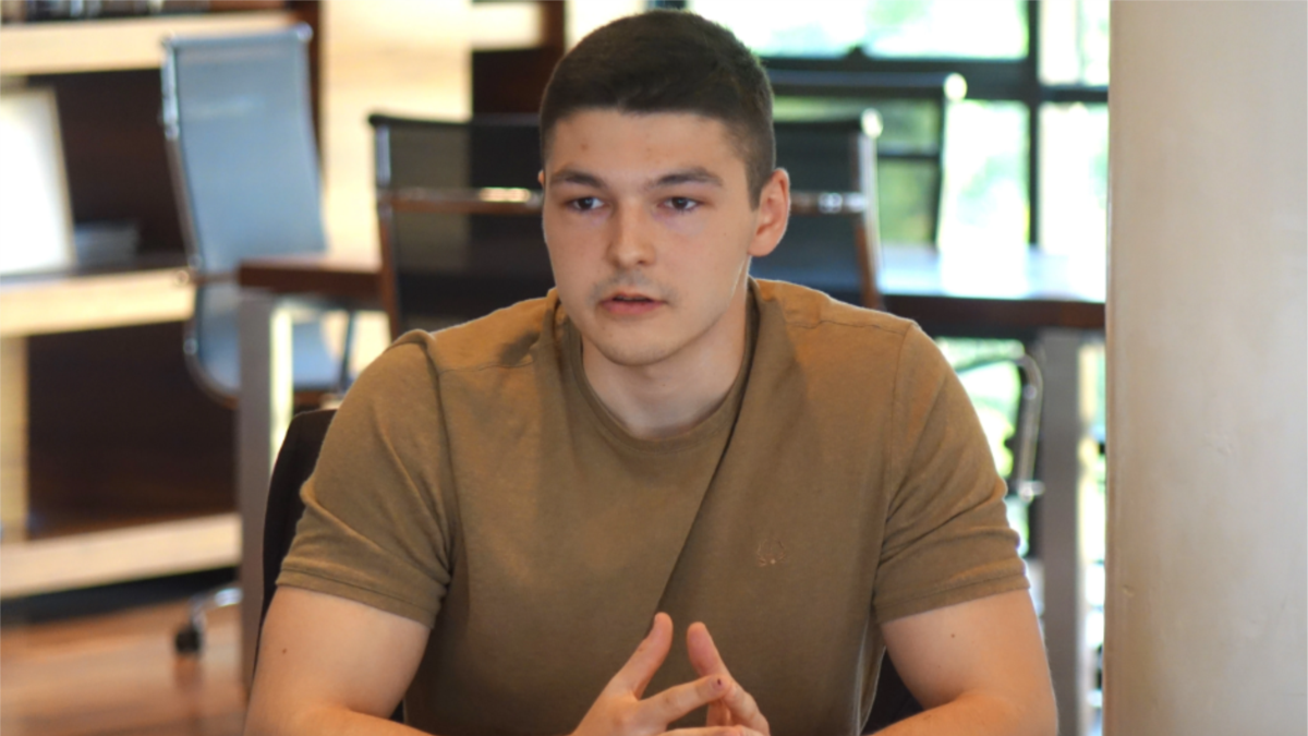 Той е на 21 години, но вече печели няколко конкурса