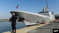 عکس آرشیوی از ناوچه آلزاس در سواحل جنوب فرانسه