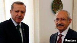 Թուրքիայի նախագահի երկու հիմնական թեկնածուները՝ Ռեջեփ Էրդողանը և Քեմալ Քըլըչդարօղլուն, կոլաժ