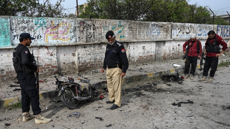 Pakistanyň Peşawar şäherindäki partlamada iki adam öldi