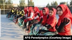 دختران ورزشکار معلول افغانستان که در جریان دو سال گذشته از روند مسابقات به دور مانده اند ( تصویر ارسالی عبدالحسین حصاری، رئیس پیشین پاراالمپیک افغانستان) 