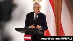 Președintele Austriei, Alexander Van der Bellen, în timpul conferinței de presă de la Chișinău, 16 noiembrie 2023.