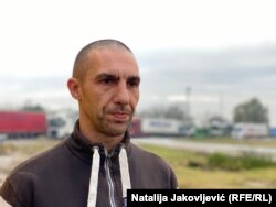 Vojislav Stojiljković iz Kininde na graničnom prelazu je već puna dva dana