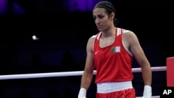 Imane Khelif nakon pobjede nad Talijankom Angelom Carini u preliminarnom boksačkom meču za žene do 66 kg na Olimpijskim igrama u Parizu, Francuska, 1. kolovoza 2024.