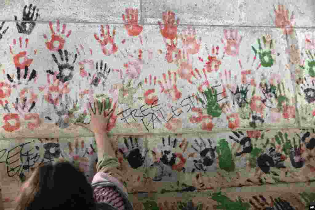 در حاشیه تظاهرات طرفداران فلسطینی&zwnj;ها در واشینگتن که خواهان آتش&zwnj;بس هستند 