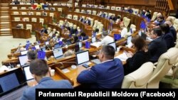 Imagine de la ședința Parlamentului din 22 decembrie 2023, atunci când au fost votate amendamentele cu referire la suspendarea licențelor a 12 posturi TV.