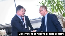 Takimi mes emisarit evropian, Mirosllav Lajçak, dhe zëvendëskryeministrit të Kosovës, Besnik Bislimi. Prishtinë, 5 mars 2024. 