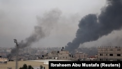 Охоплений димом після ізраїльських ударів південь Сектора Гази, 10 грудня 2023 року