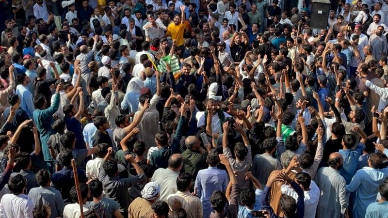 د پاکستان تر واک لاندې د کشمیر وزیراعظم وايي له مظاهرچیانو سره خبرو ته تیار دی
