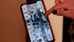 O familie își prezintă apartamentul renovat din Kiev, ce fusese distrus de o rachetă rusească