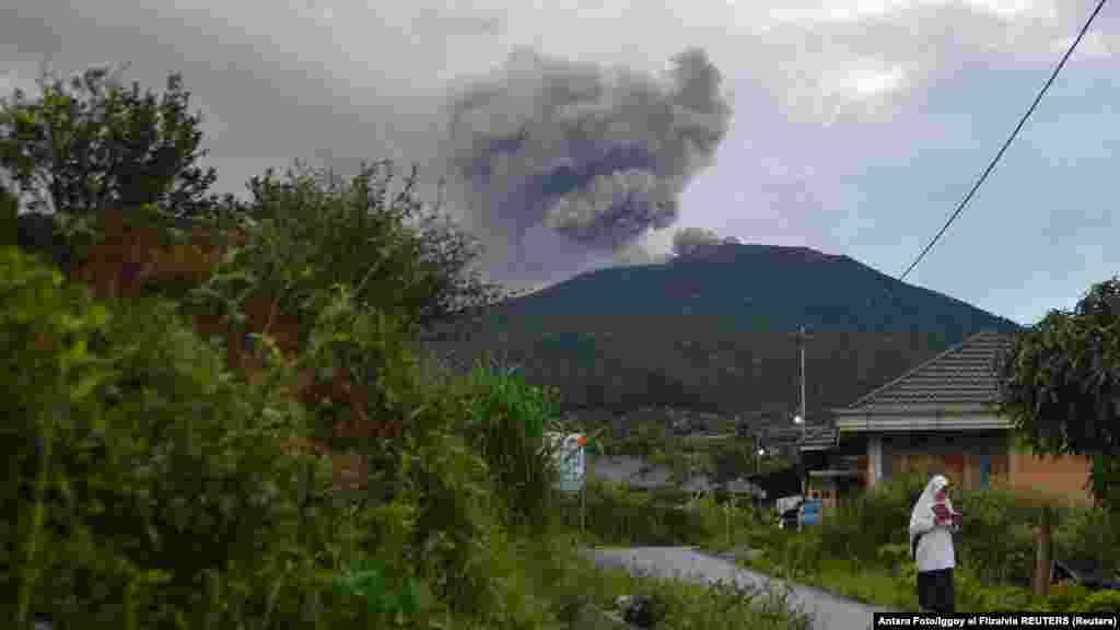A közeli falvakat és városokat több tonna vulkáni törmelék borította el.&nbsp;A Marapi 2004 óta két&ndash;négy évente rendszeresen kitör. A láva- és törmeléklavina csaknem 100 km/órás sebességgel száguldott a vulkán lejtőin