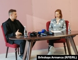 Dialog despre artă și societate între pictorul Adrian Ghenie și curatoarea Diana Marincu