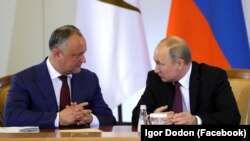 Fotografia publicată de Igor Dodon pe contul său de Facebook de ziua lui Vladimir Putin.