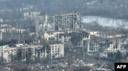 Вид с воздуха на разрушения в городе Бахмут после многомесячных штурмов российскими войсками, в том числе подразделениями ЧВК «Вагнер», 27 февраля 2023 года