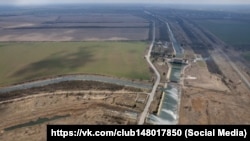 Днепровская вода в Северо-Крымском канале до разрушения плотины Каховской ГЭС, 26 апреля 2023 года