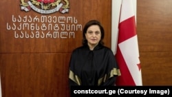 მანანა კობახიძე საკონსტიტუციო სასამართლოს მოსამართლედ 2017 წლის 8 თებერვალს პარლამენტმა, „ქართული ოცნების“ წარდგინებით, 101 ხმით 10-ის წინააღმდეგ აირჩია. მან ფიცი 15 თებერვალს დადო და ათწლიანი უფლებამოსილების ვადა 2027 წლის თებერვალში ეწურებოდა. 