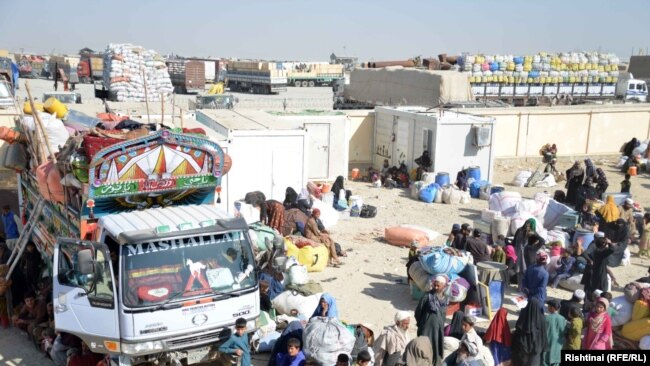 له پاکستان څخه کندهار ته ستانه کړای شوي کډوال