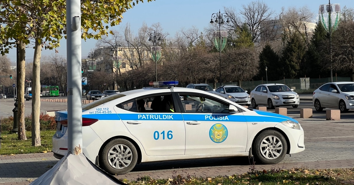 Саунада жыныстық қатынас кезінде онлайн порно көру. Бодибилдер әйелдің секс видеосы