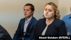 Deputata Irina Lozovan și Pavel Gîrleanu la una din ședințele de judecată.