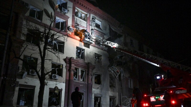 U ruskom napadu pogođena stambena zgrada, saopštio Kijev 