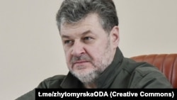 За словами голови ОВА Віталія Бунечка, внаслідок вибухів постраждали близько ста домоволодінь, четверта частина з них – зруйновані вщент