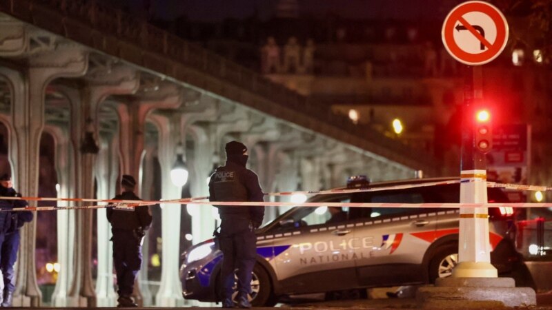 وزیر کشور فرانسه حمله مسلحانه ایفل را نشانه «قصور سیستم مراقبت روانی» این کشور دانست