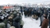 Протестующие и ОМОН в Баймаке, Башкортостан, 19 января 2024 года