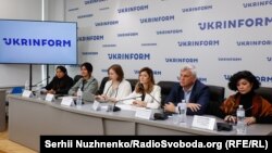 Пресс-конференция на тему &laquo;Как спасти Владислава Есипенко и других крымских журналистов, заключенных Россией?&raquo; прошла в Киеве 5 октября 2023 года.<br />
<br />
Ее участники рассказали о текущей ситуации, в которой находятся медийщики &ndash; пленники Кремля, включая заключенного фрилансера Крым.Реалии Владислава Есипенко, а также рассказали о представителях России, причастных к системным преследованиям политзаключенных