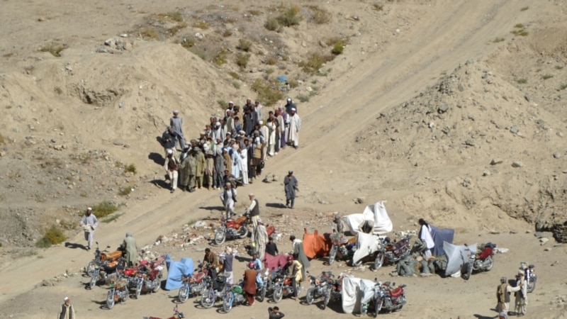 مقامات محلی طالبان از استخراج ۸ تُن سنگ نفرایت در کاپیسا خبر دادند