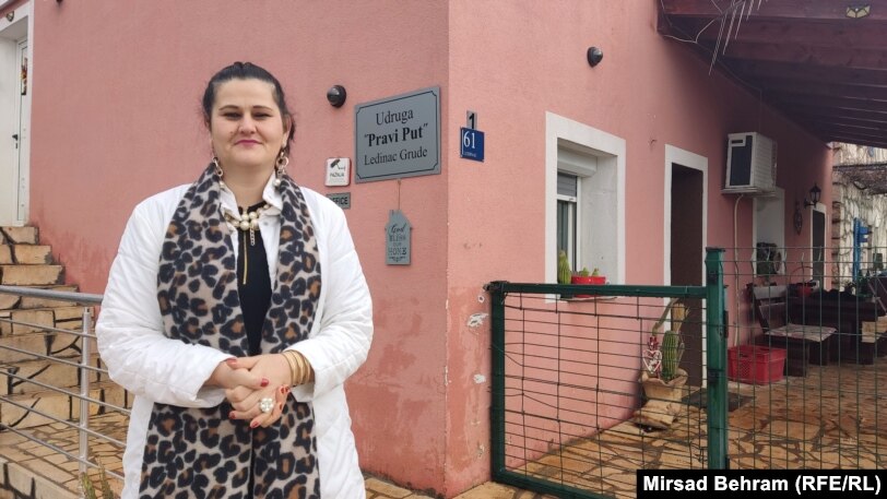 "Duhan, vinovu lozu i krompir, mještani uzgajaju samo za vlastite potrebe", kaže Žana Alpeza. 2024.