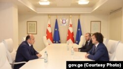 იმერეთში სახელმწიფო რწმუნებული ლევან ზალკალიანი მთავრობის ადმინისტრაციაში შეხვდა პრემიერ-მინისტრ ირაკლი კობახიძეს.