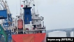 Судно без опознавательных знаков в Керченском морском рыбном порту, 5 ноября 2023 года