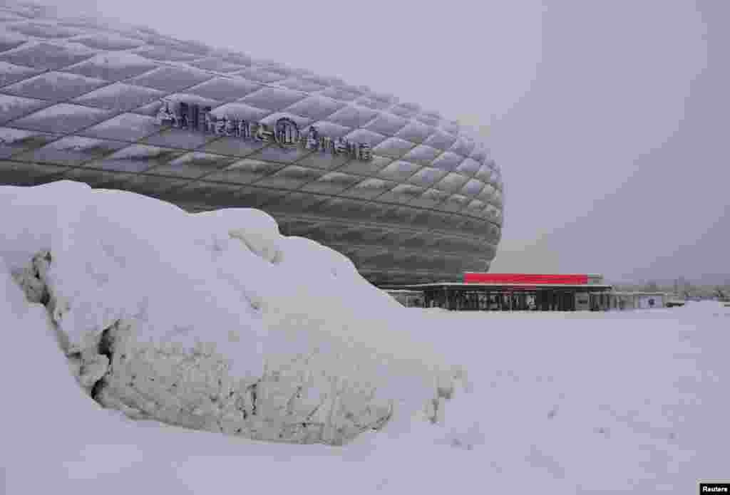 Мюнхендеги &quot;Альянц-Арена&quot; стадиону карга чөмүлдү. 2-декабрь, 2023-жыл.