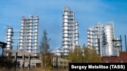 Нафтопереробний завод у Росії