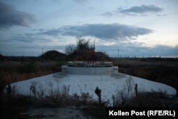 One of the installed bases of the unfinished South-Ukrainian Wind Farm in Oshakiv