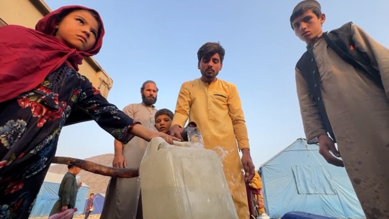 'We Don't Have Toilets': Afghans Struggle After Crossing Border From Pakistan