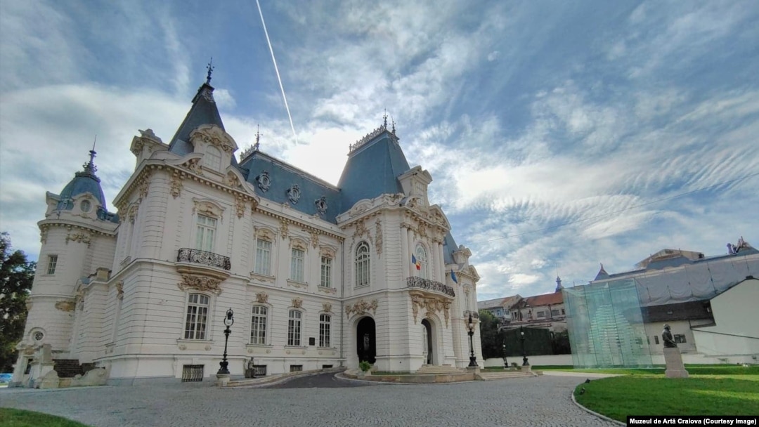 Palatul Jean Mihail, construit de unul dintre cei mai bogați români din România interbelică, a fost donat statului român. În clădire funcționează acum Muzeul de Artă Craiova.