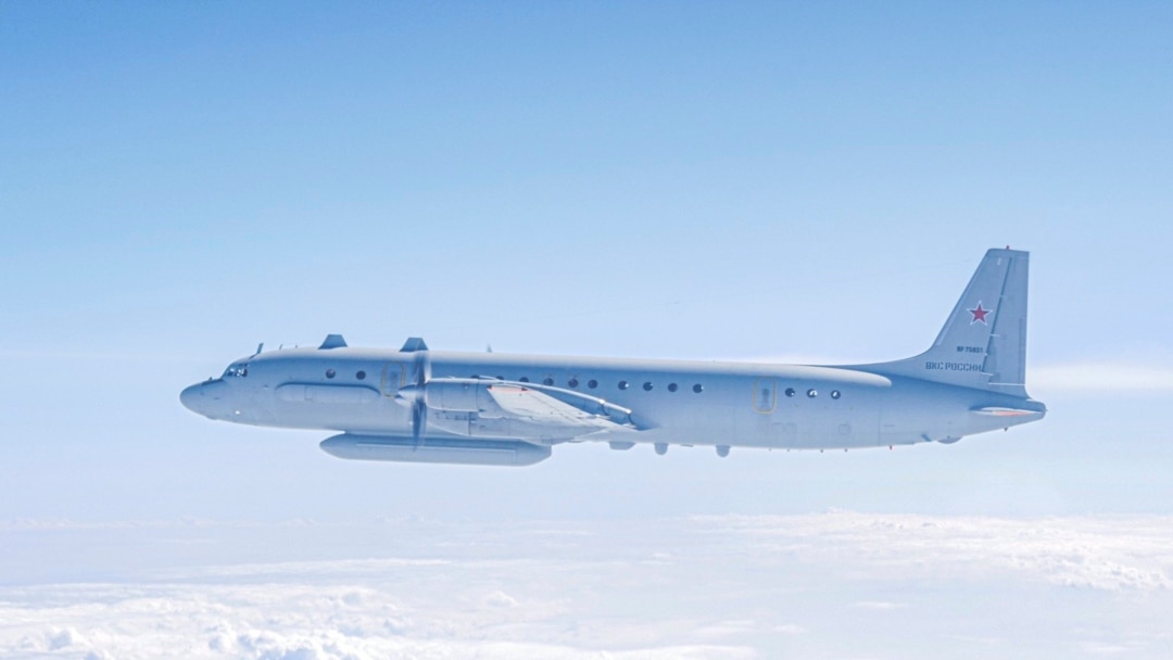 Жіңішке ресейлік брюнеткалардың әдемі қынаптары