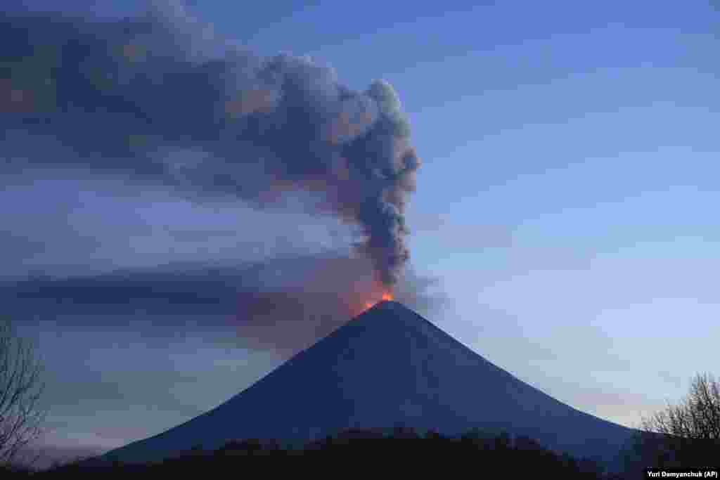 The Klyuchevskoy volcano, one of the highest active volcanoes in the world, erupts on Russia&#39;s northern Kamchatka Peninsula.