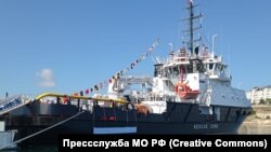 Спасителният влекач "Велики Бех" в пристанището на Севастопол през юни 2021 г.