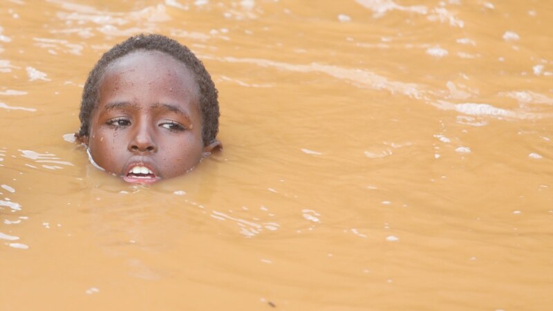 عکس‌هایی از سیلاب سومالی با بیش از نیم میلیون آواره