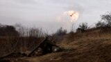 Ucrainenii folosesc mortiere din anii '70 în luptele din Donbas