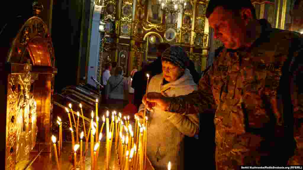 A gyertyagyújtás az ima egyik formája, Istennek hozott áldozati ajándék