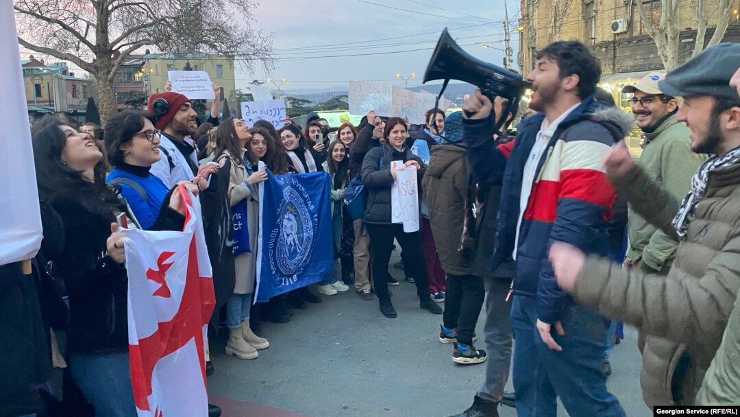 After many young people joined the recent Georgian protests, the country's ruling party now has it in for a liberal club that organizes lectures and workshops for teenagers. 