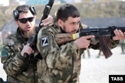 Тренировка в "Российском университете спецназа" по подготовке "добровольцев" к участию в войне против Украины. Чечня, Гудермес