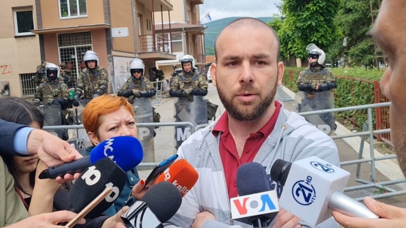 Novinari iz Srbije i sa Kosova u odbrani vlasnika kafića koji im je otvorio vrata 