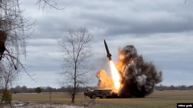 Один з пусків ОТРК &laquo;Точка-У&raquo; після початку повномасштабного вторгнення Росії в Україну у невідомій локації