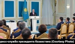 Касым-Жомарт Токаев выступает на церемонии подписания очередных поправок в Конституцию. Алматы, 5 ноября 2022 года