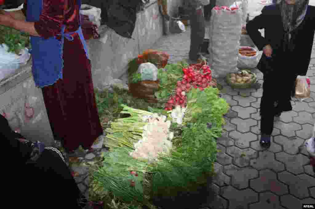 Дар орзуи арзонӣ #69