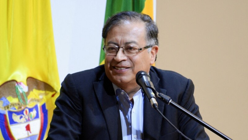 Prvi levičarski predsednik Kolumbije polaže zakletvu
